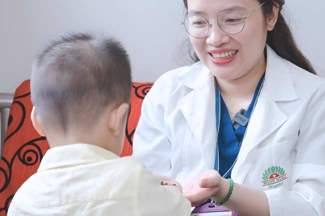 “Gia tài ngọt ngào” của bác sĩ Phạm Thị Thùy Dương trên hành trình chữa hiếm muộn