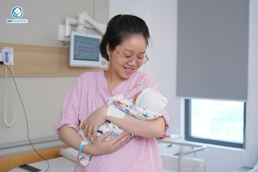 Chị Trâm đón con yêu sau 8 năm nhờ IVF Standard, chuyển phôi lần đầu chị đã đậu thai