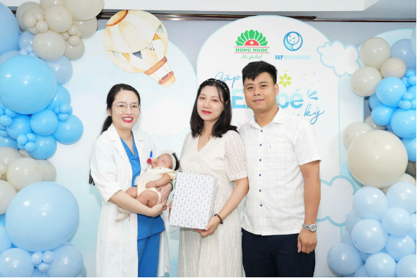 IVF Standard đã mang đến cho gia đình anh Phúc, chị Hằng một cô công chúa đáng yêu.